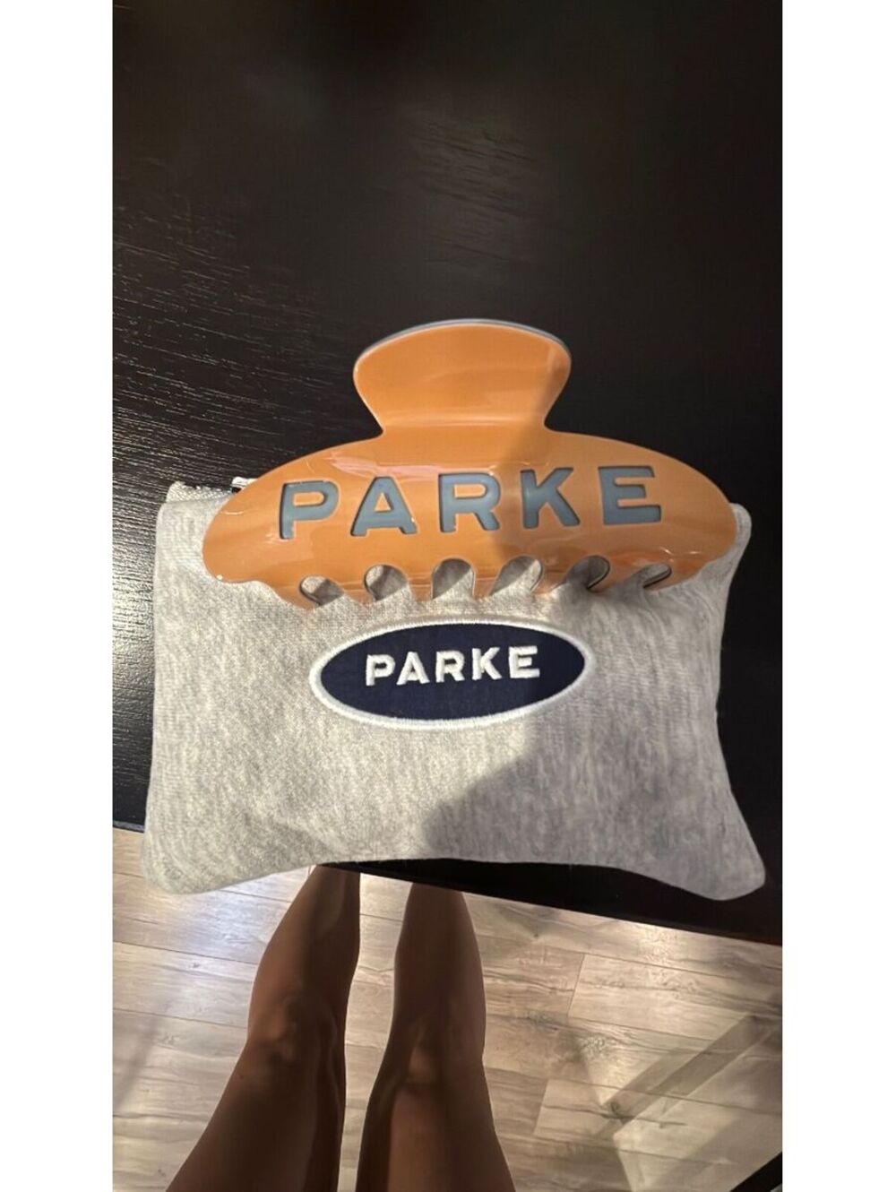 PARKE Hair Claw Clip with Grey Logo Pouch